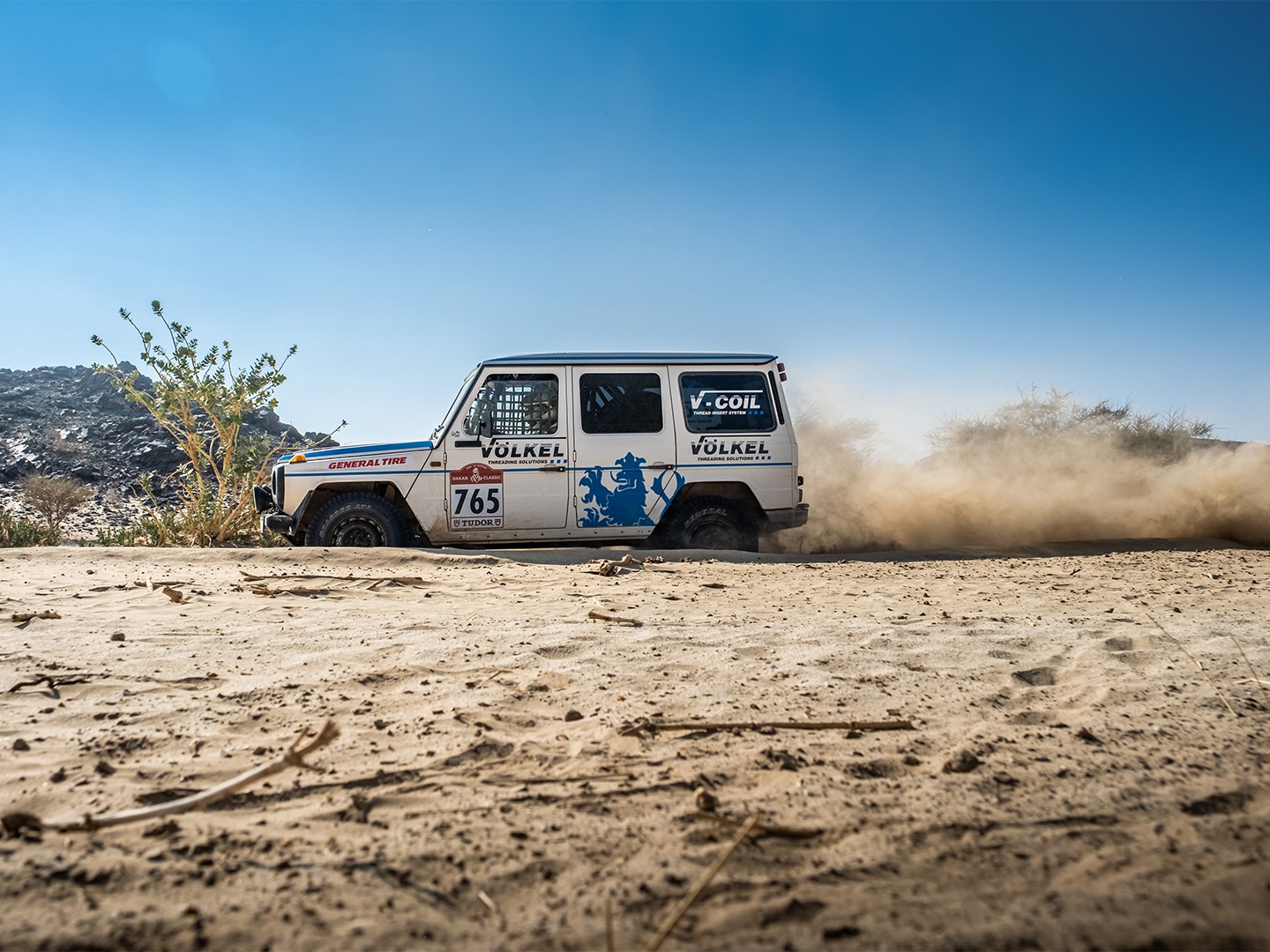 Team VÖLKEL bei der Dakar Classic, mit der Mercedes-Benz G-Klasse, auf der Wüstenpiste