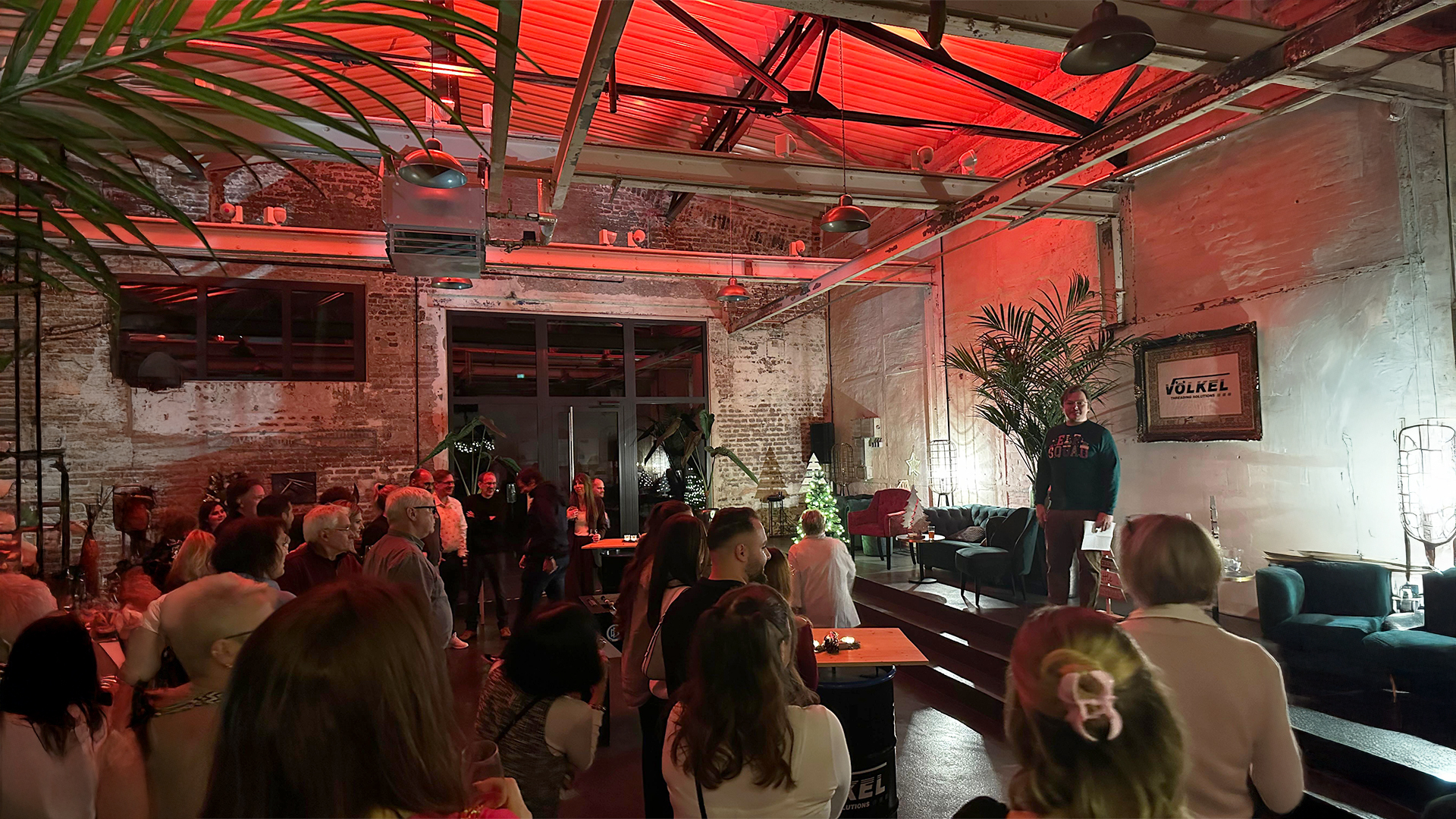 Weihnachtsfeier bei VÖLKEL: Gemeinsam feiern, Teamgeist stärken und Erfolge würdigen