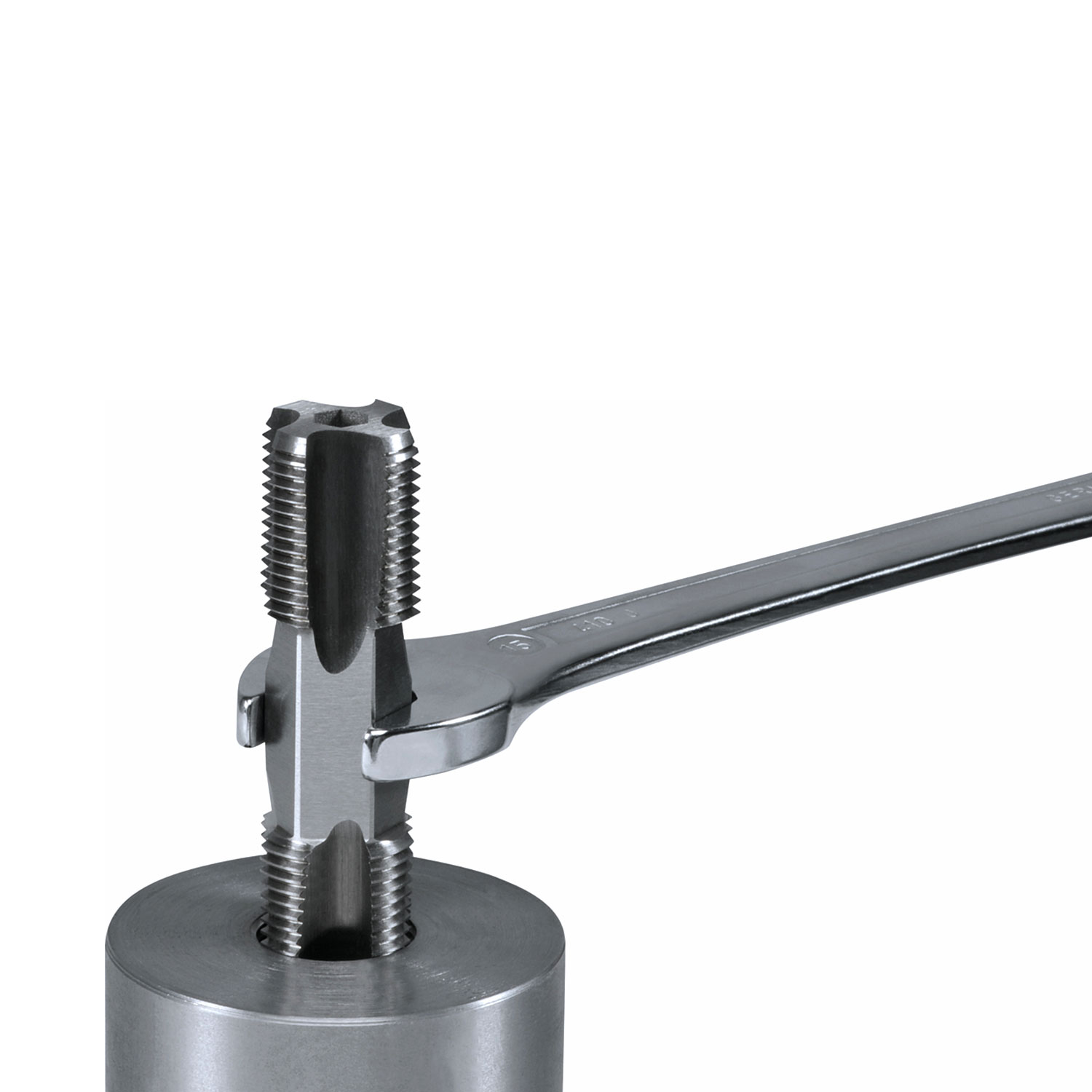 VÖLKEL HexTap mit Maulschlüssel VÖLKEL HexTap Gewindebohrer in Anwendung mit Maulschlüssel zur manuellen Gewindebearbeitung.