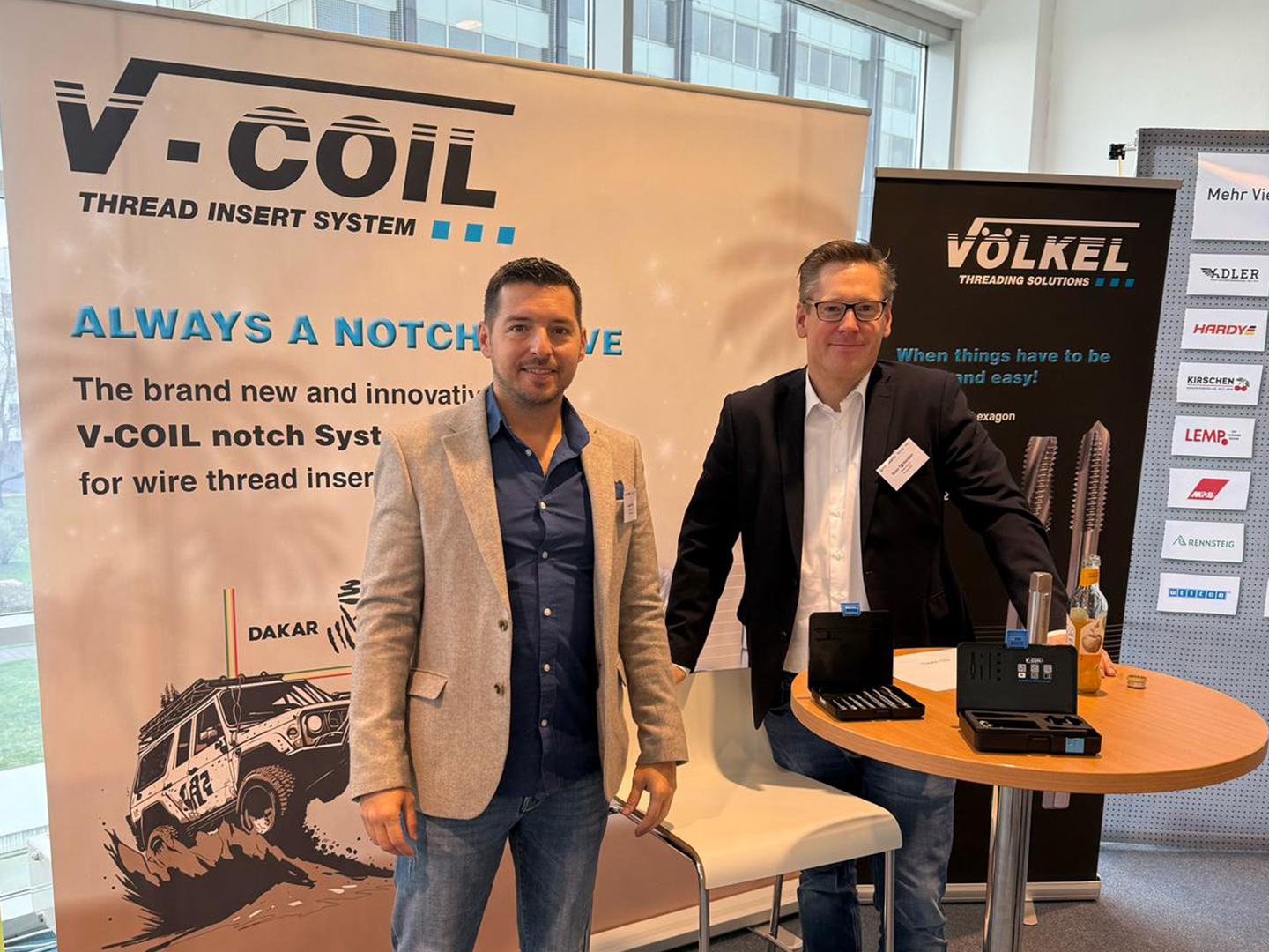 David Pop und Sven Tschenker am VÖLKEL Messestand auf dem PVH Kongress