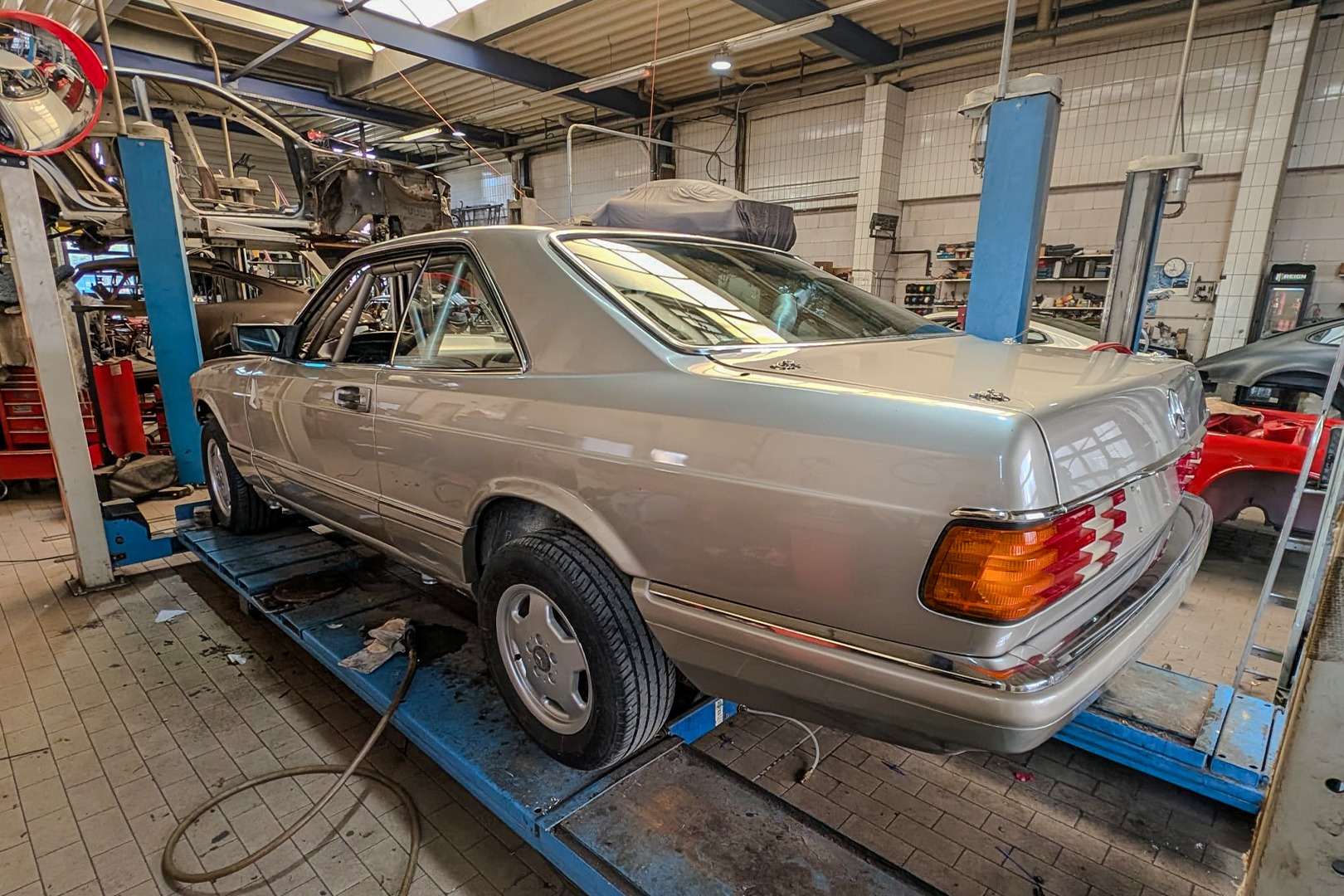 Mercedes-Benz 500 SEC, Werkstattansicht 4