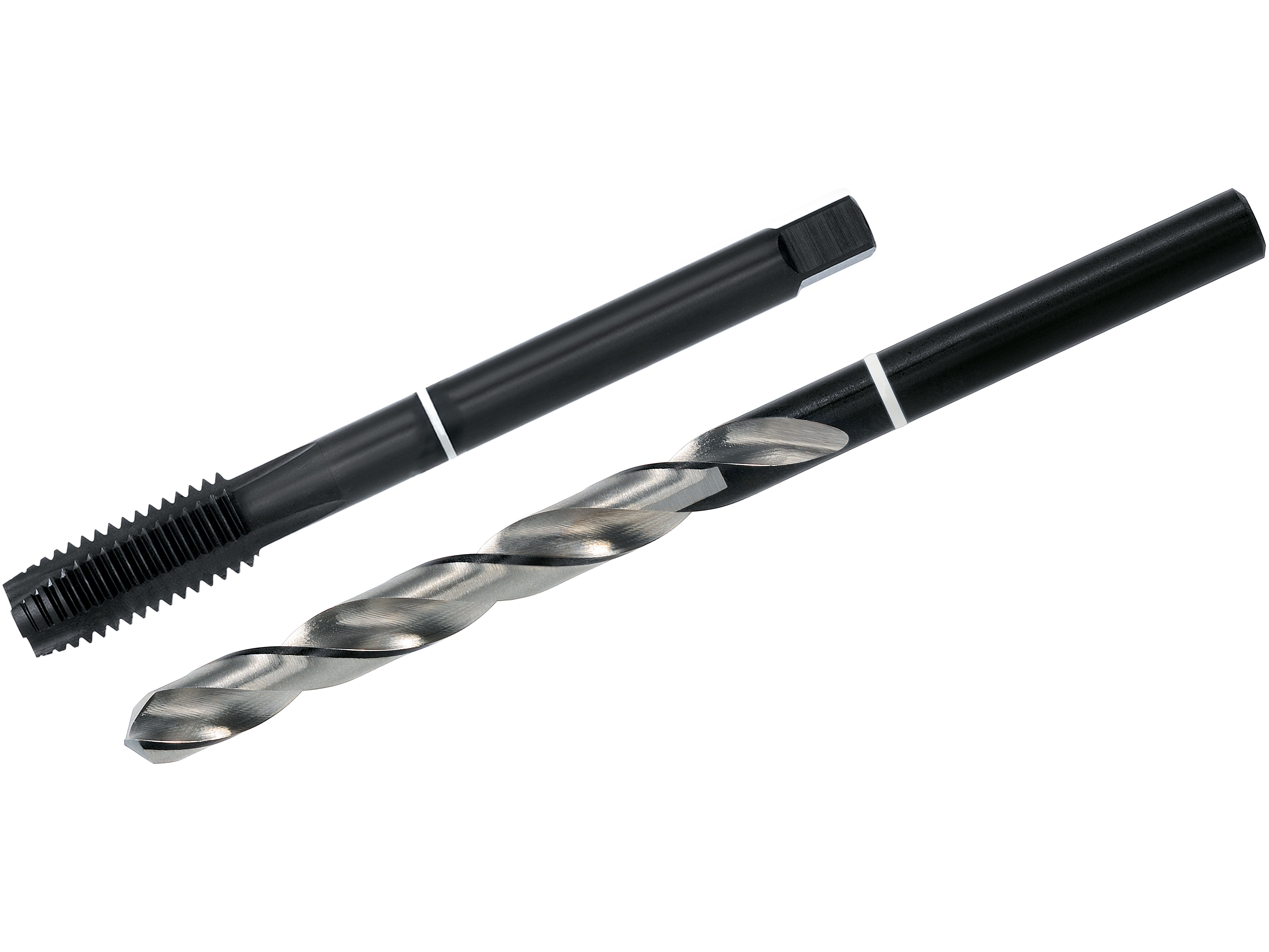 Taraud noir et foret hélicoïdal noir-argent avec anneau blanc, conçu pour perçage et taraudage précis dans le métal.
