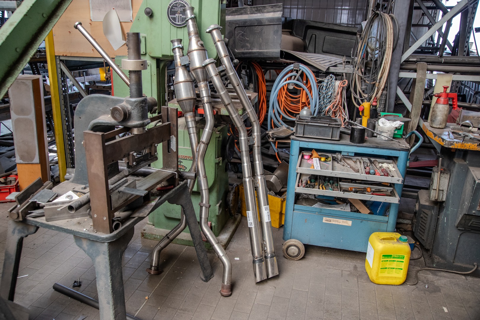 New exhaust system in the workshop