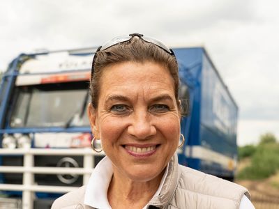 La fotógrafa Vivian J. Rheinheimer, copiloto del equipo VÖLKEL en La Carrera Panamericana 2025
